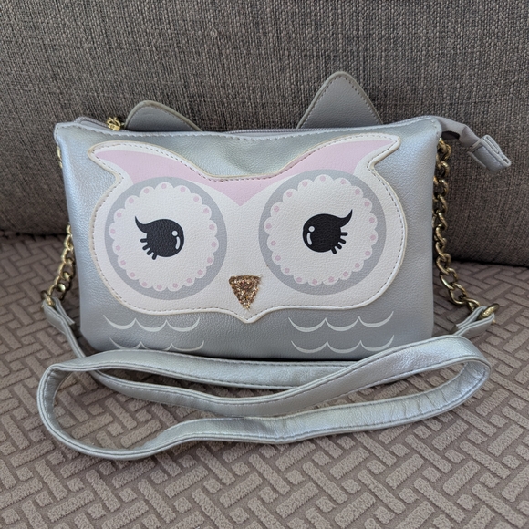 Betsey Johnson Handbags - BETSEY JOHNSON Owl Crossbody Bag EUC